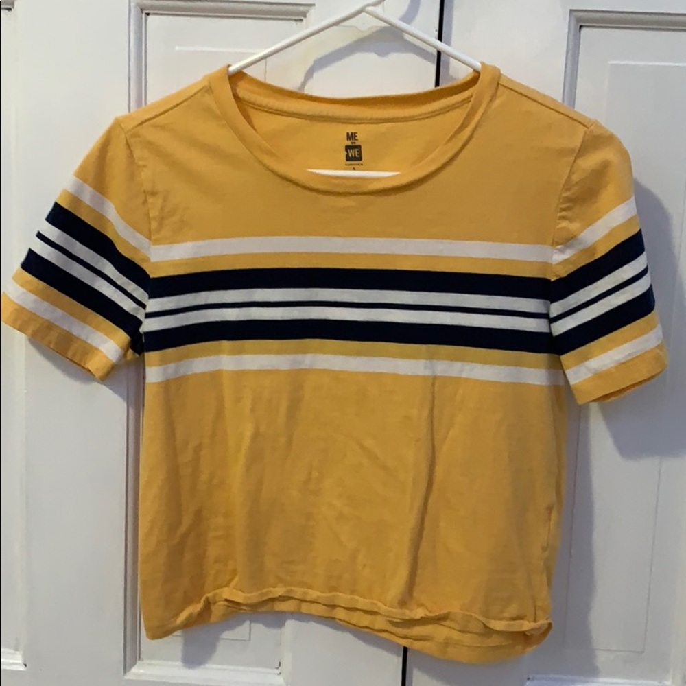 Cute yellow striped shirt!